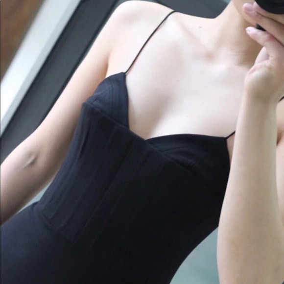 Alex Perry - Picture 2 of 8